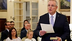 Novo primeiro-ministro depois de semana de "loucura"