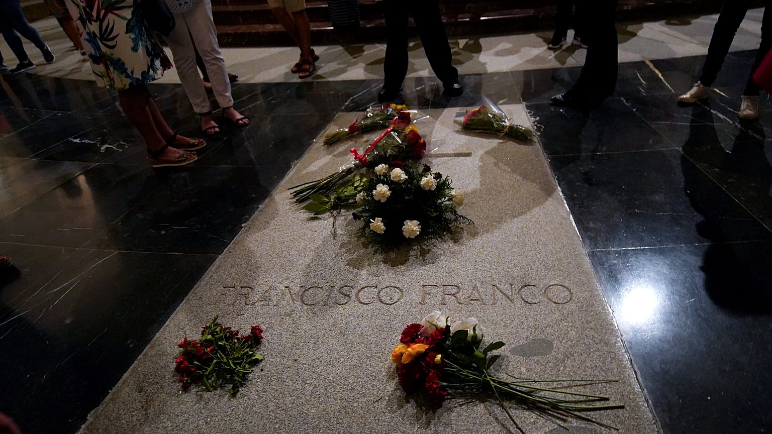 Spanien: Franco-Gebeine sollen umgebettet werden