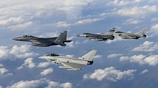 Karadeniz semalarında İngiliz ve Rus jetleri arasında ikinci 'it dalaşı'