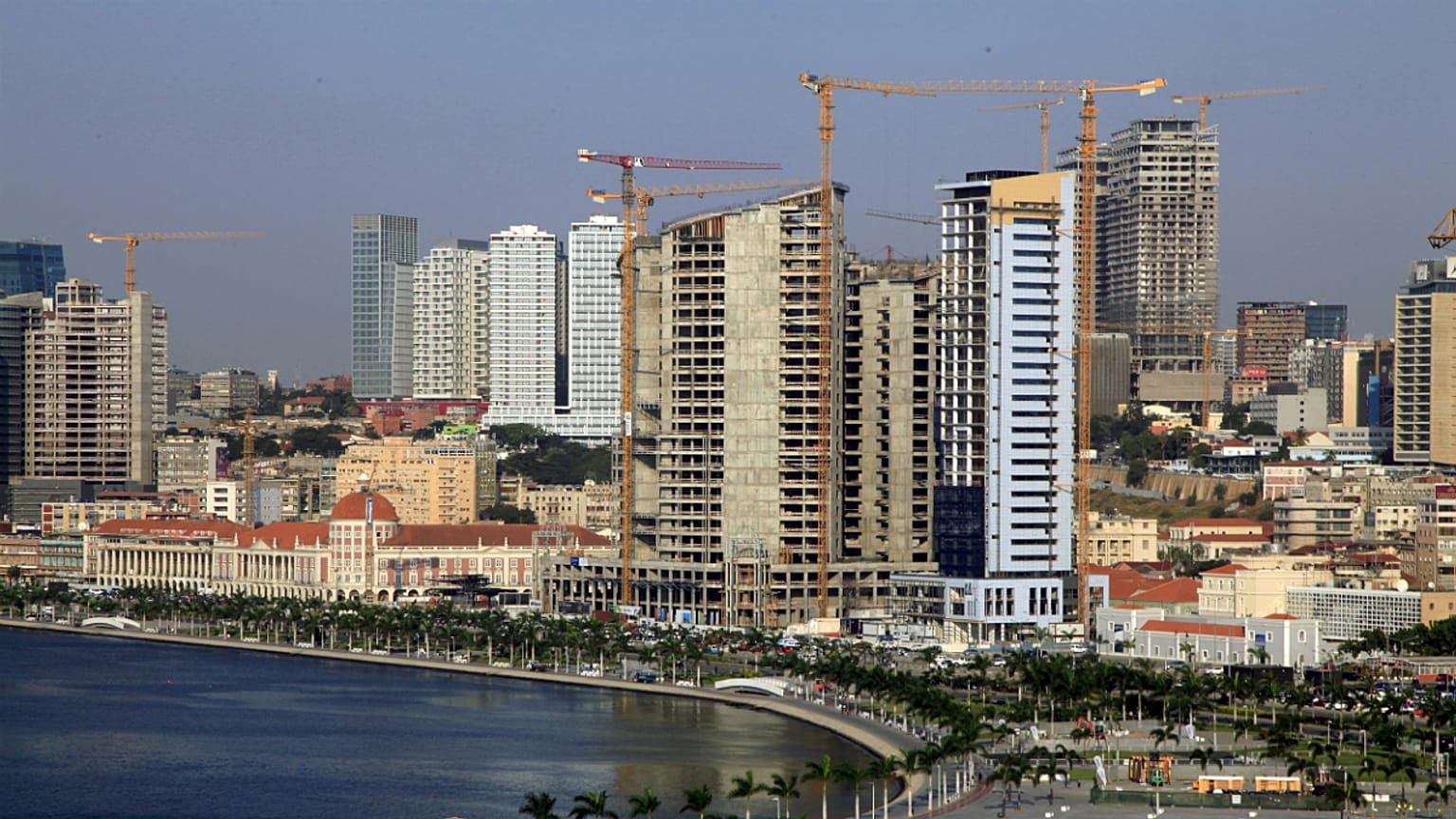 Associação dos Direitos do Consumidor denúncia em Luanda "grave violação"
