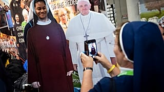 El papa Francisco visita una Irlanda malherida por los abusos a menores por parte de los religiosos