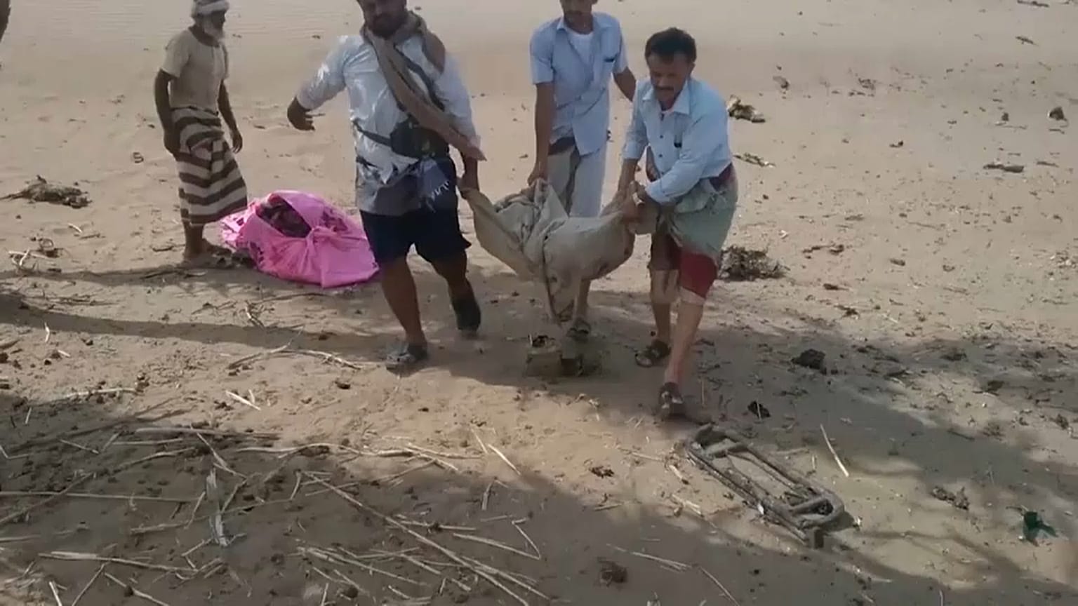 مقتل 22 طفلاً باليمن.. واتهامات متبادلة بين الحوثيين والتحالف العربي ويونيسف تطالب بوقف الحرب