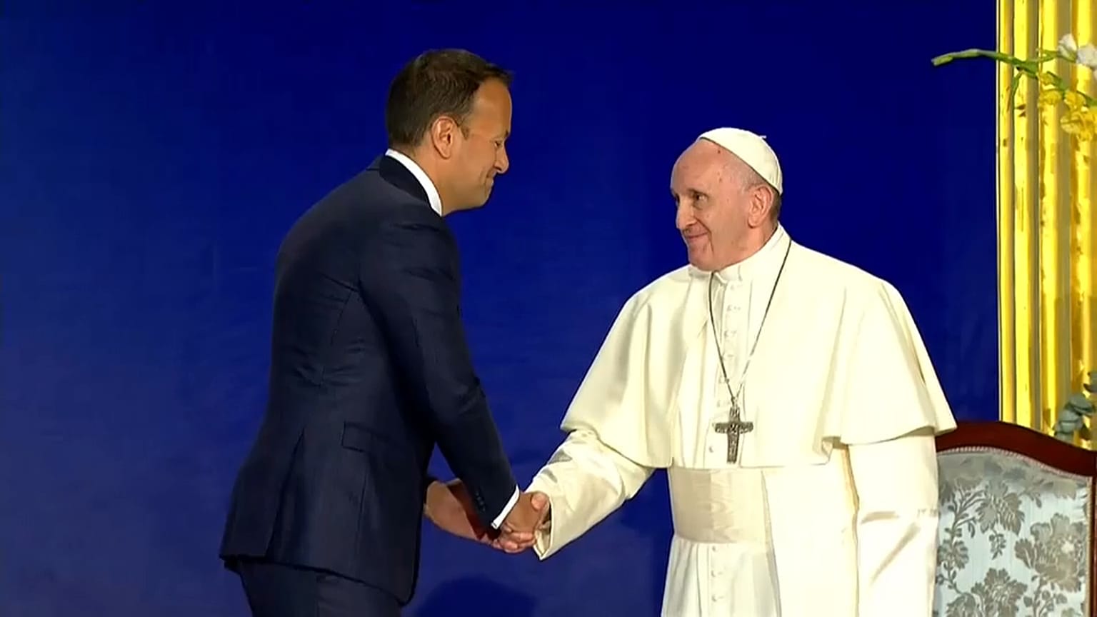 "Crimini ripugnanti": il mea culpa del Papa in Irlanda