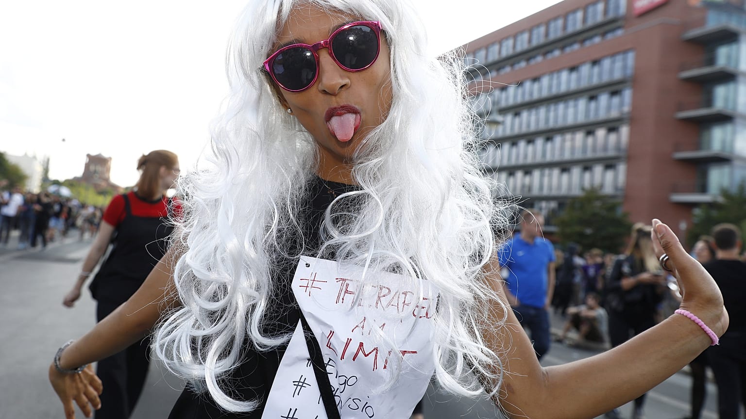 "2.000 Euro aus der Urlaubskasse" - Das Ende vom "Zug der Liebe" in Berlin