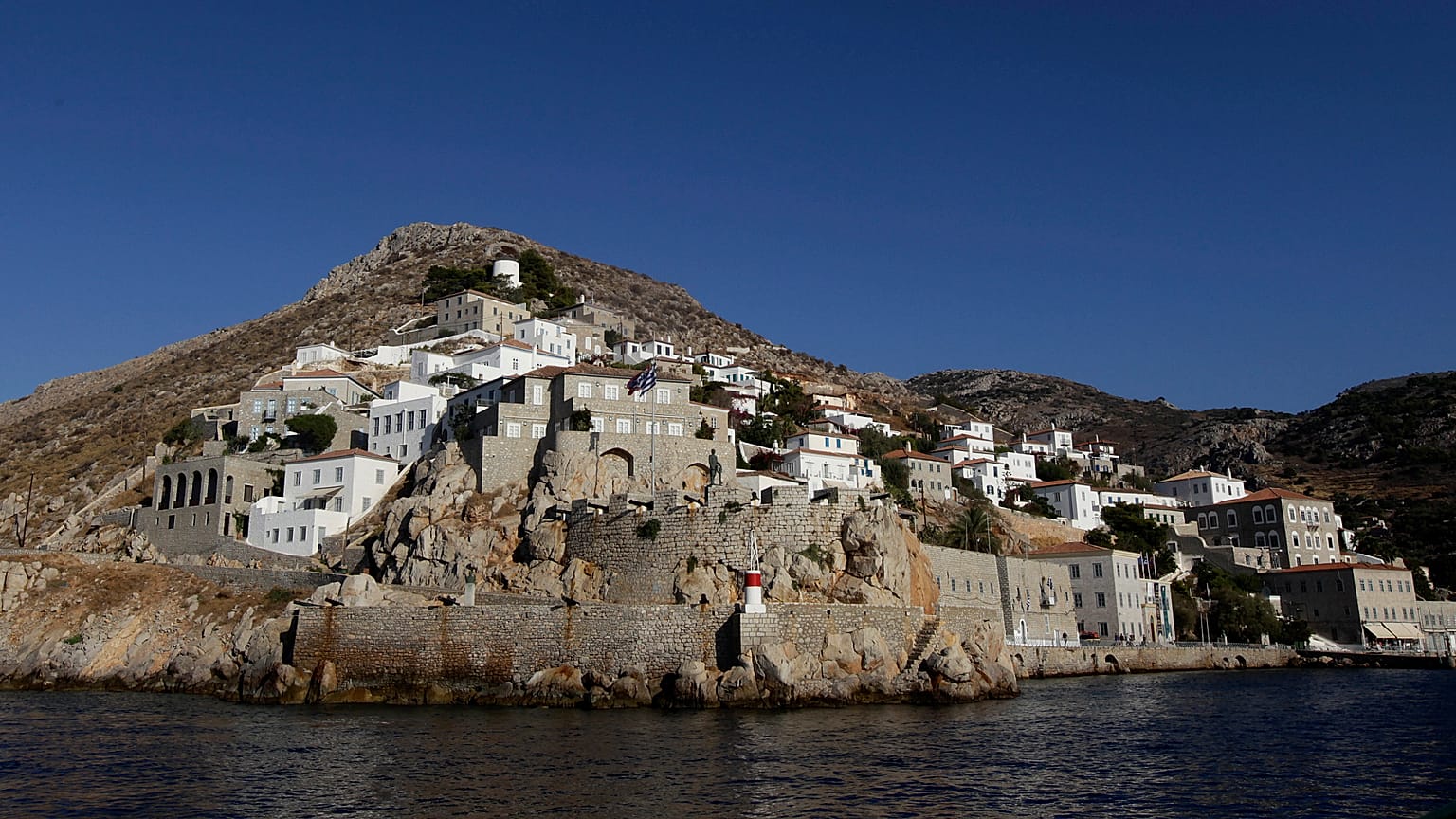 Σε κατάσταση εκτάκτου ανάγκης η Ύδρα λόγω του μπλακ άουτ