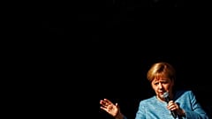 Merkel: "Sürekli yeni hedefler belirlemek anlamlı değil"