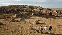 Mysteriöses Kasachstan: Die kugelrunden Felsen von Torys