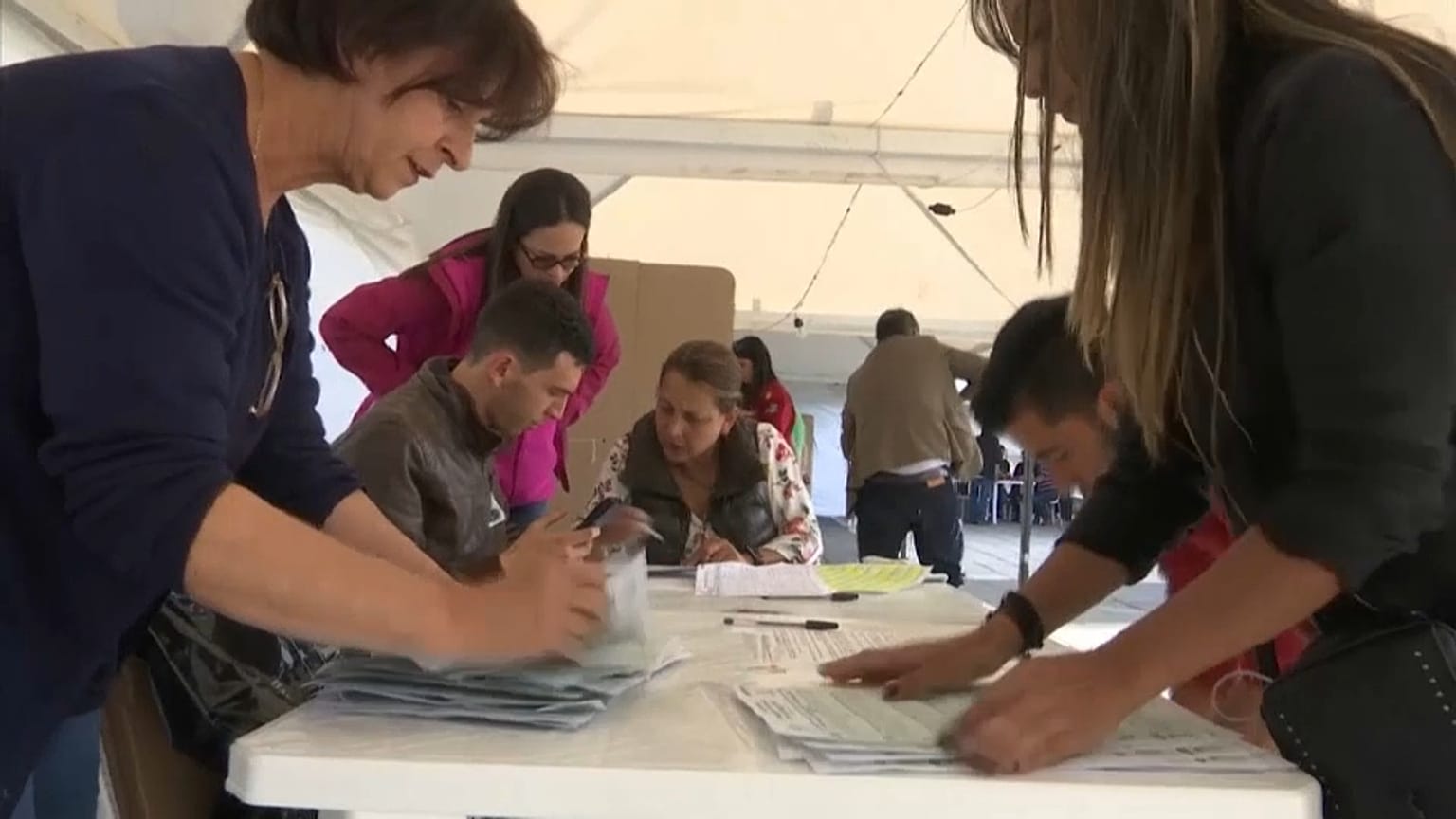 Colombie : dépouillement des votes dans le référendum contre corruption