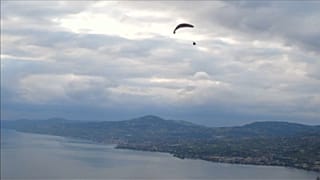 El madrileño Horacio Llorens, rey del parapente en Suiza