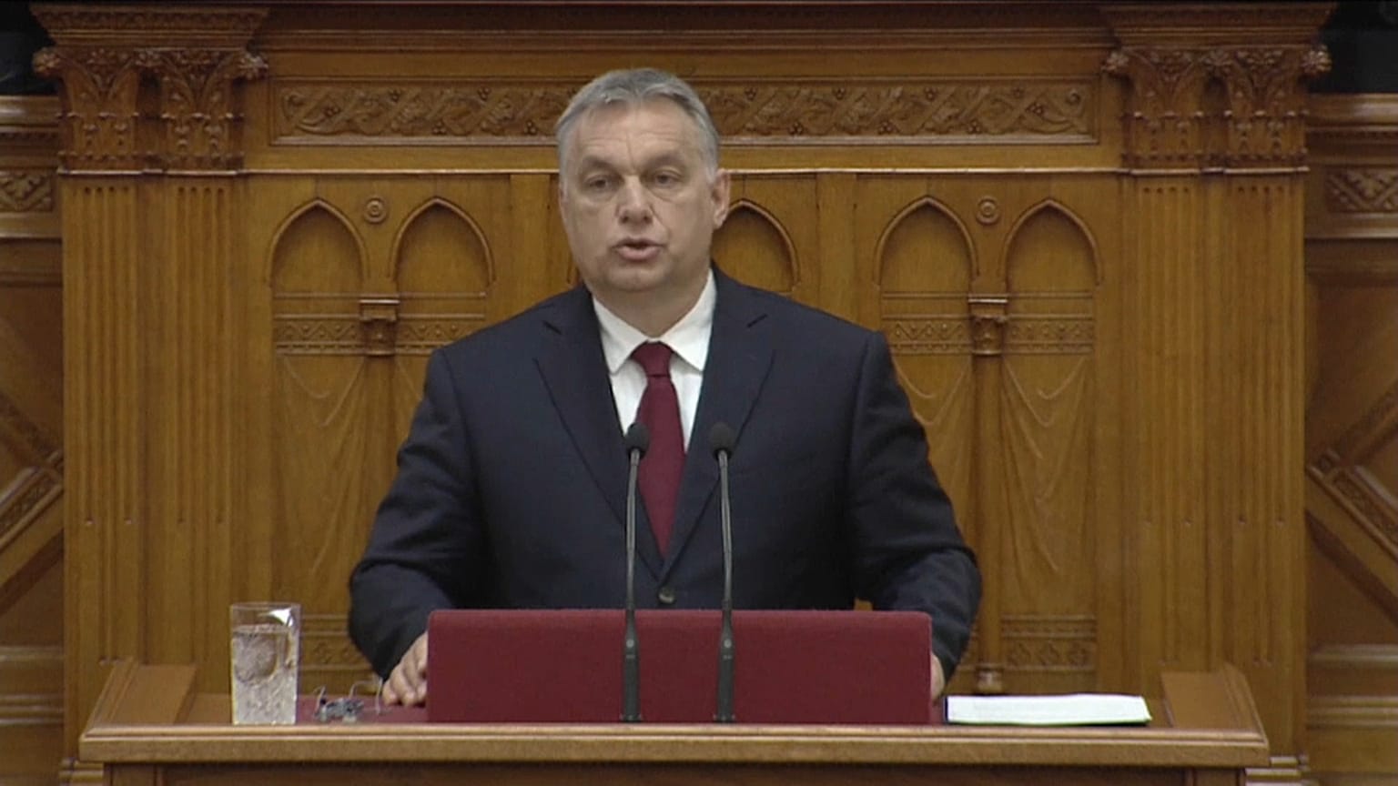 Orbán responde a la llamada euroescéptica de Salvini