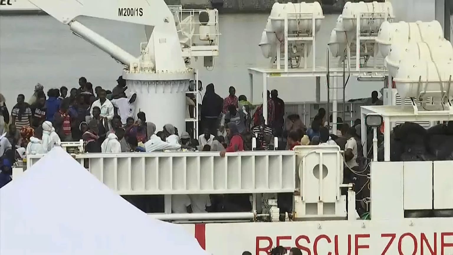 España e Italia, frente a la llegada masiva de los inmigrantes