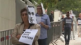 Szencovért tüntettek Prágában