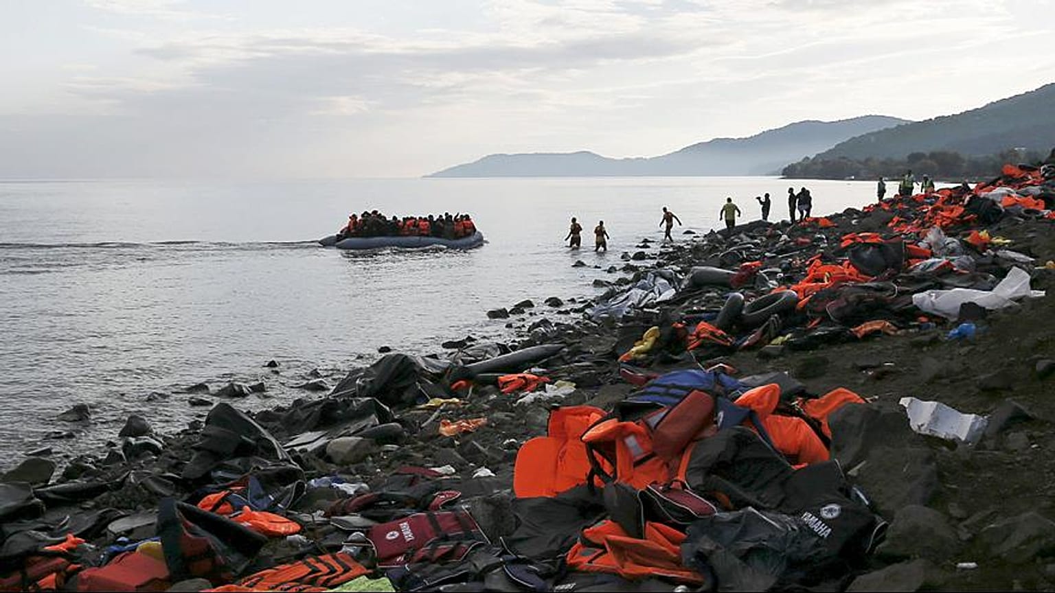 Στην «φάκα» της ΕΛ.ΑΣ. ΜΚΟ που ασχολούνταν με πρόσφυγες στη Λέσβο