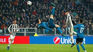 Ronaldo'nun Juventus'a attığı röveşata golü yılın en iyisi seçildi