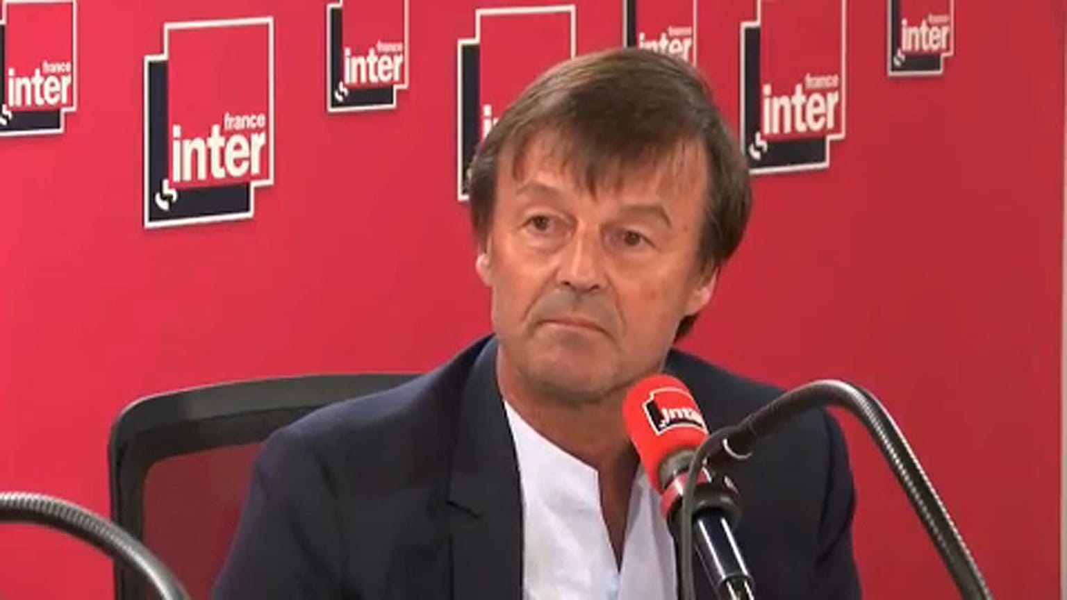Élő adásban mondott le a miniszter