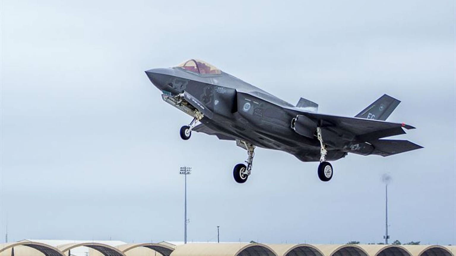 Türk savaş pilotu F-35 ile ilk uçuşunu gerçekleştirdi