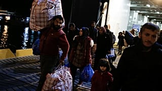 Detidos dois cooperantes de ONG na Ilha de Lesbos 