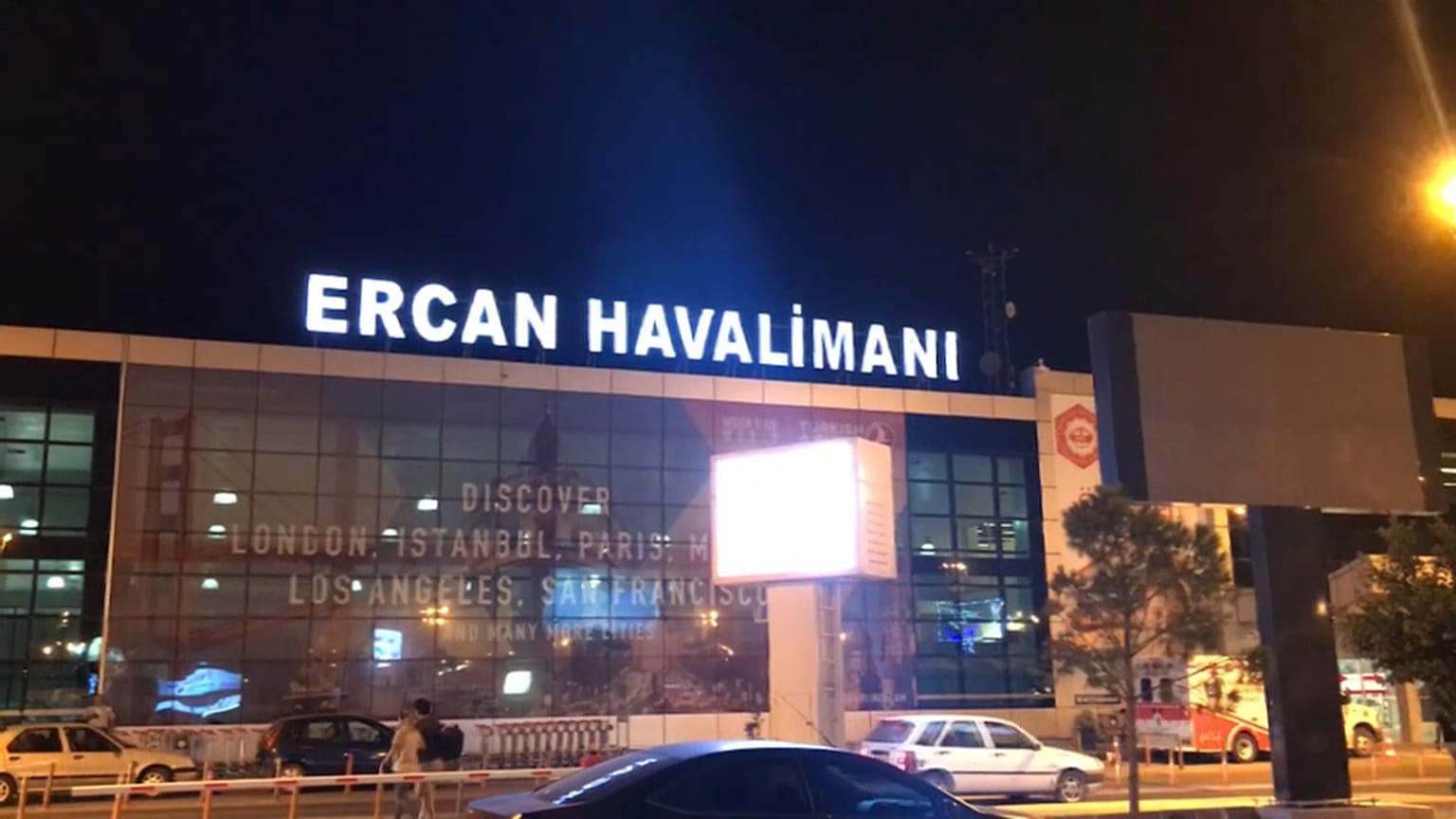 Kuzey Kıbrıs'ta grev nedeniyle uçuşlar durduruldu