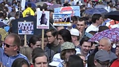 Putin bows to public pressure on pensions
