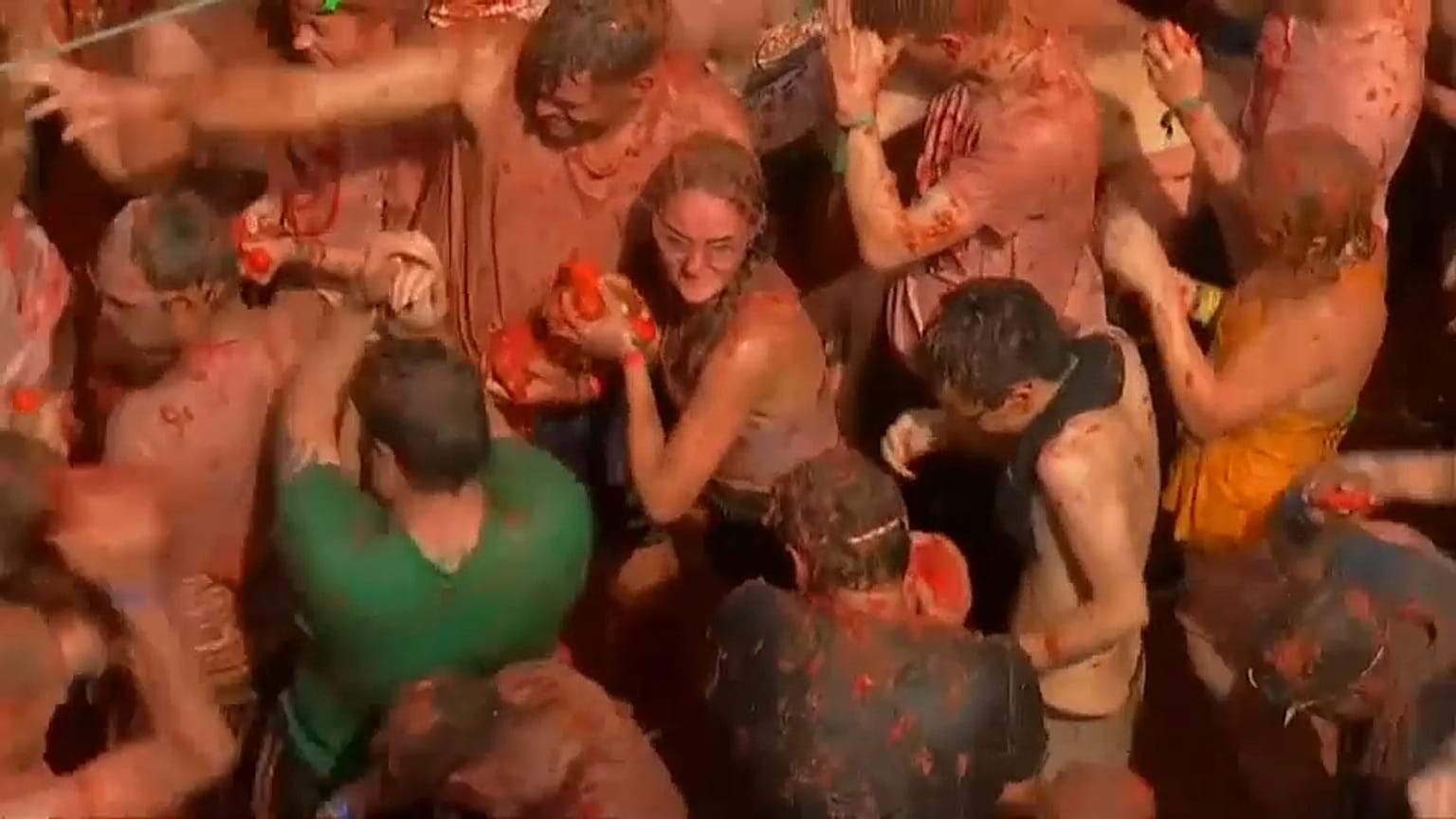 Una Tomatina de récord y solidaria