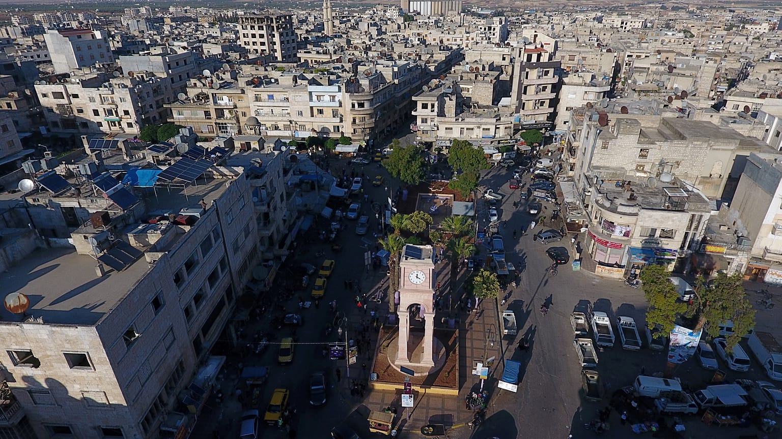 Siria: Mosca accusa l'Occidente e invia navi