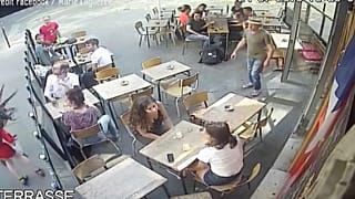 الشرطة الفرنسية تعتقل الشاب الذي صفع فتاة فرنسية في الشارع في تموز الماضي