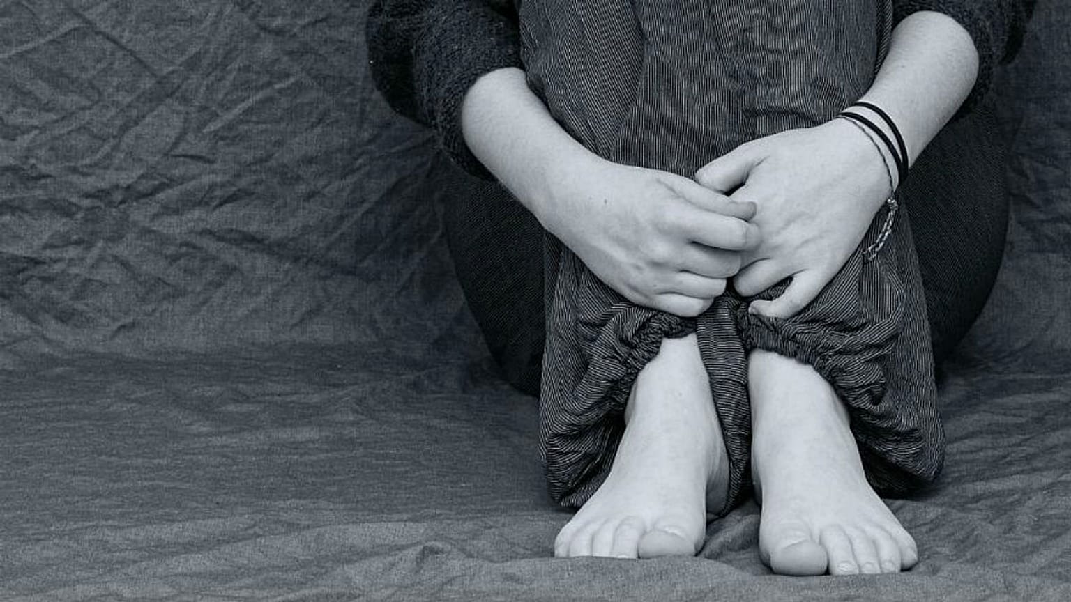 بیش از یک پنجم از دختران ۱۴ سالۀ بریتانیا اقدام به خودزنی کرده‌اند