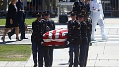 Arizona rinde homenaje a su héroe John McCain