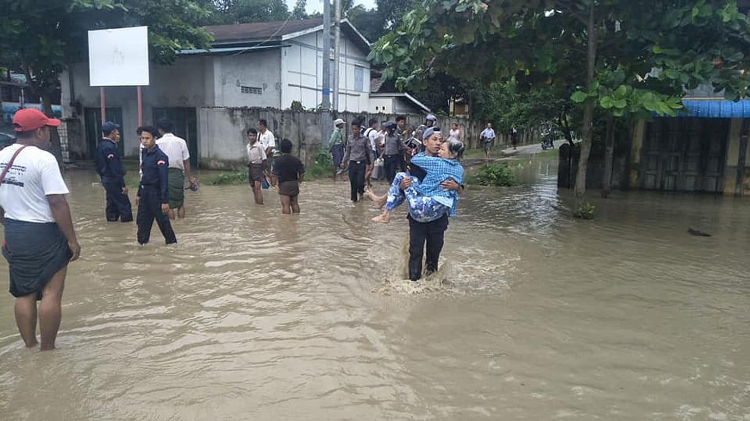Myanmar'da baraj taşkını sonrası 50 binden fazla kişi tahliye edildi