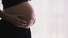 Umstrittene Leihmutterschaft: 30 spanische Familien sitzen in Kiew fest