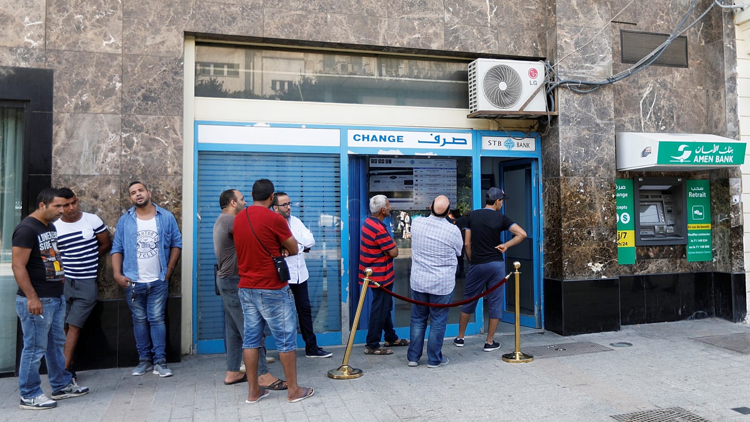 مواجهات بين محتجين وقوات الأمن التونسية إثر إغلاق معبر حدودي مع ليبيا