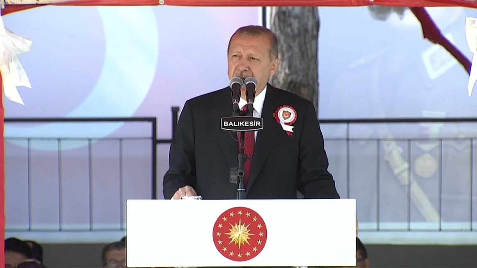 إردوغان: سنشتري صواريخ "إس-400" بأسرع وقت ومقاتلات متطورة وتقلب الليرة سيزول