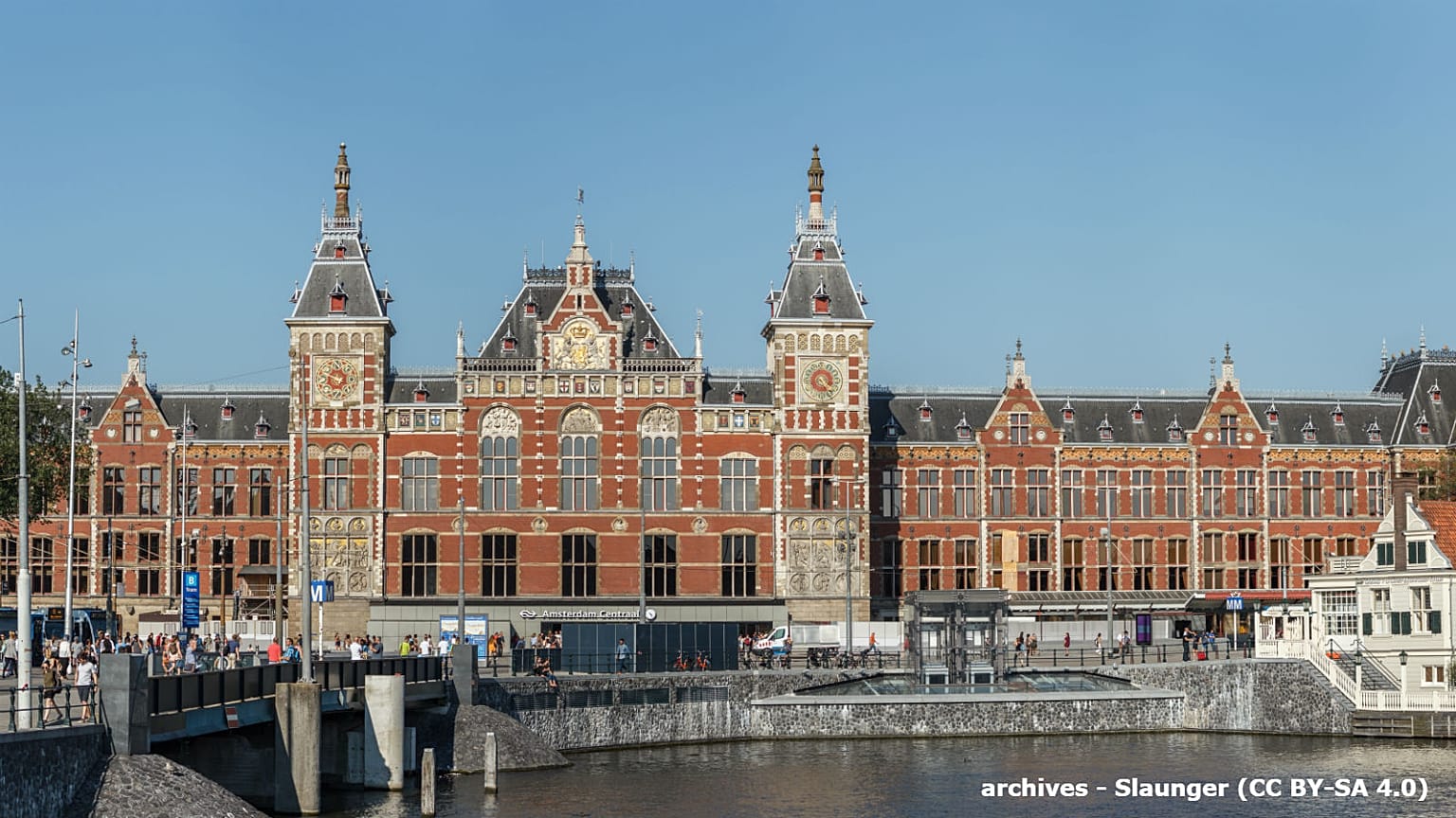 Deux blessés lors d'une attaque au couteau à la gare d'Amsterdam