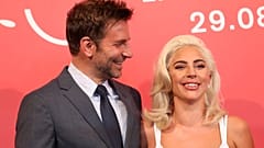 Le couple Cooper-Gaga séduit la Mostra
