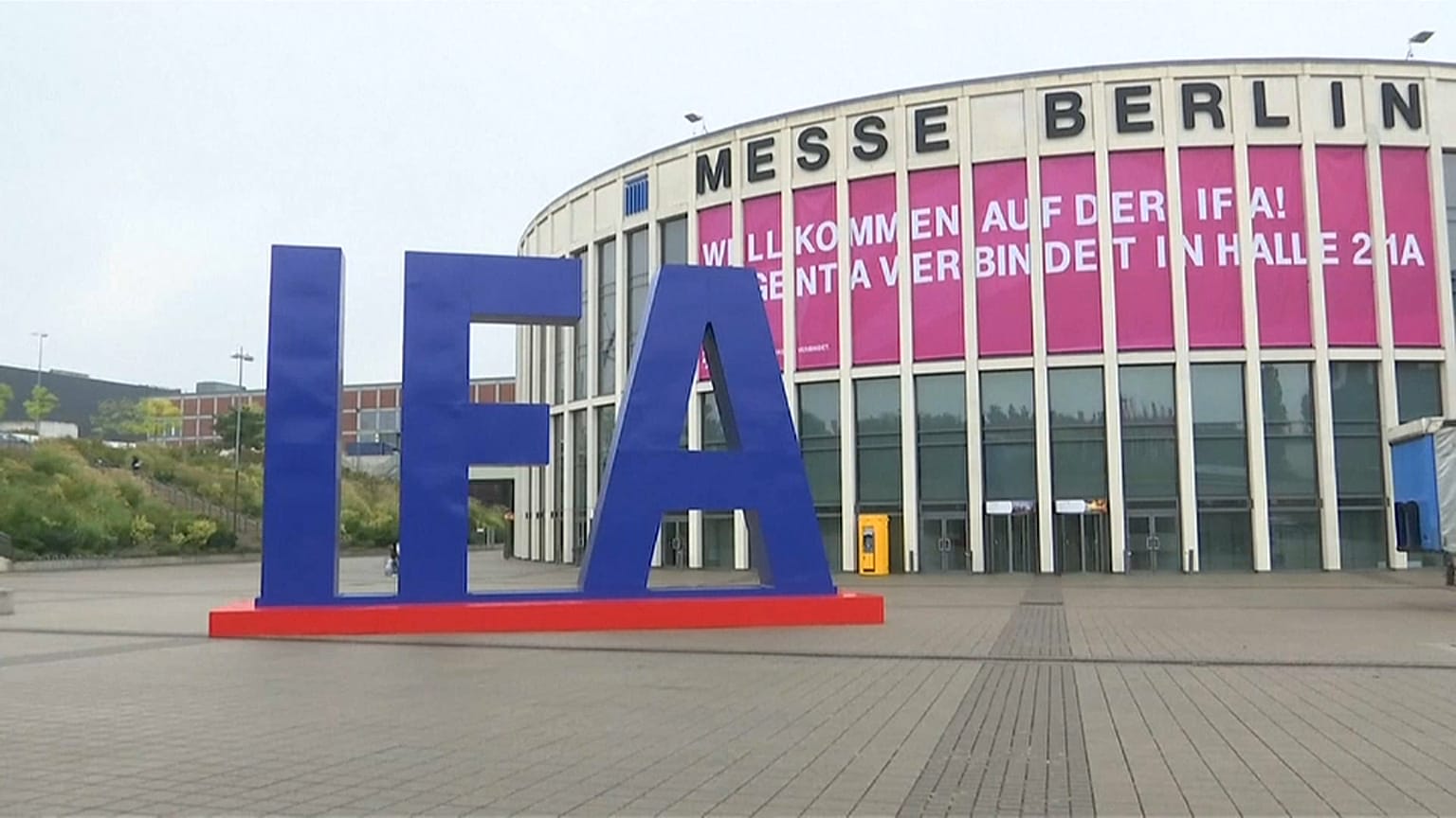Csodatévé és csúcsmobilok Berlinben