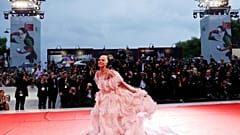 Kırmızı halının yıldızları Venedik Film Festivali'nde buluştu
