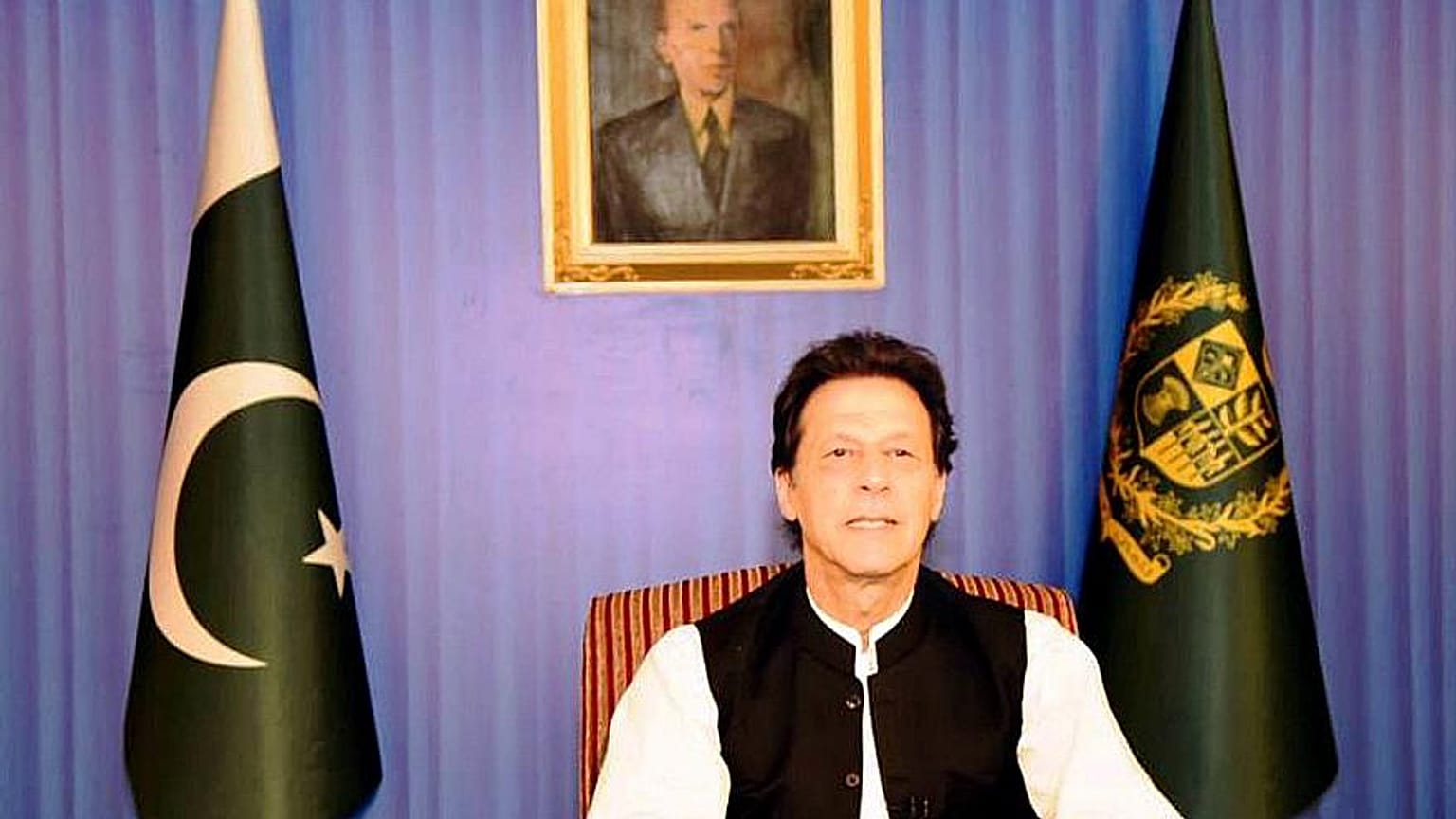 عمران خان تعليقاً على اتصال ماكرون : أنا مشغول أخبروه أن يتصل بعد ثلاثين دقيقة 