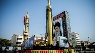إيران تُكذّب تقرير "رويترز" عن نقلها صواريخ إلى العراق