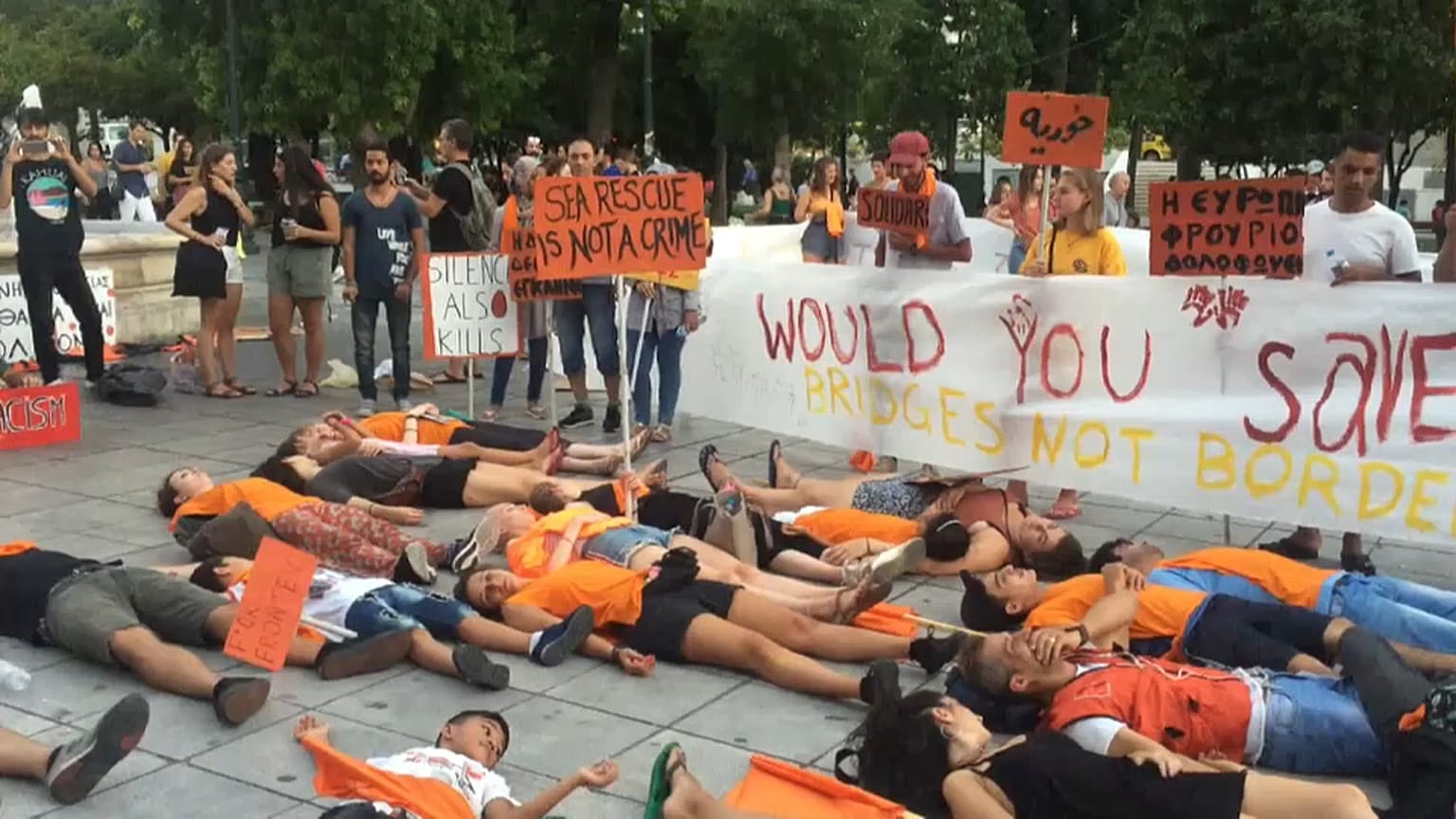 Athens protest over treatment of migrants