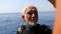 World's oldest diver breaks his own record