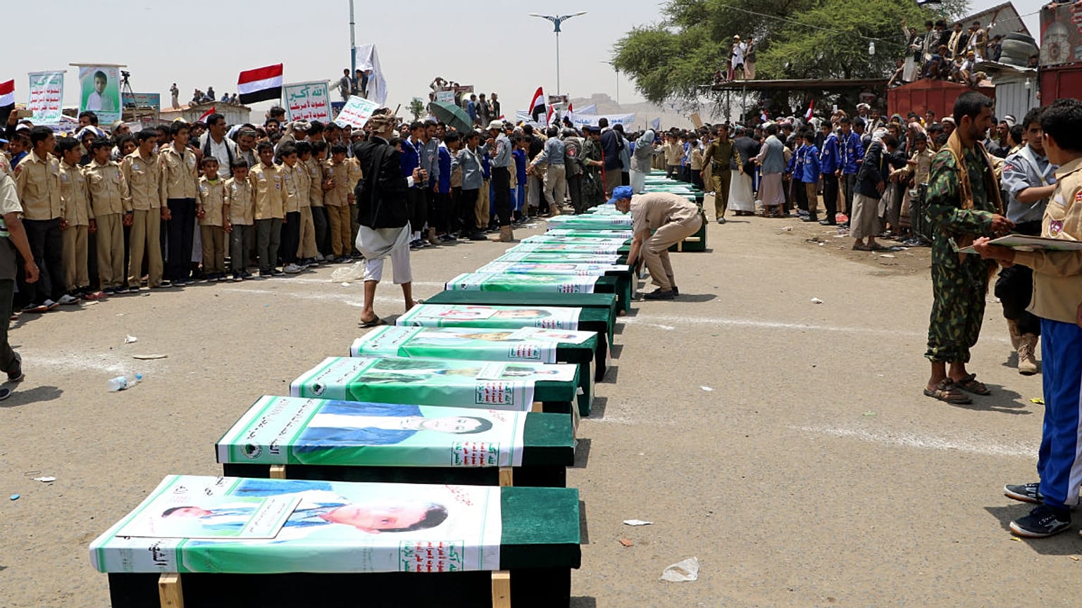 Saudi-led coalition air strike on a bus in northern Yemen