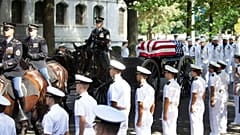 John McCain: Letzter Tribut an Militärakademie
