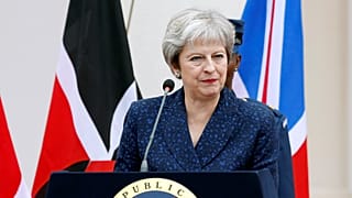 Theresa May está debaixo de fogo