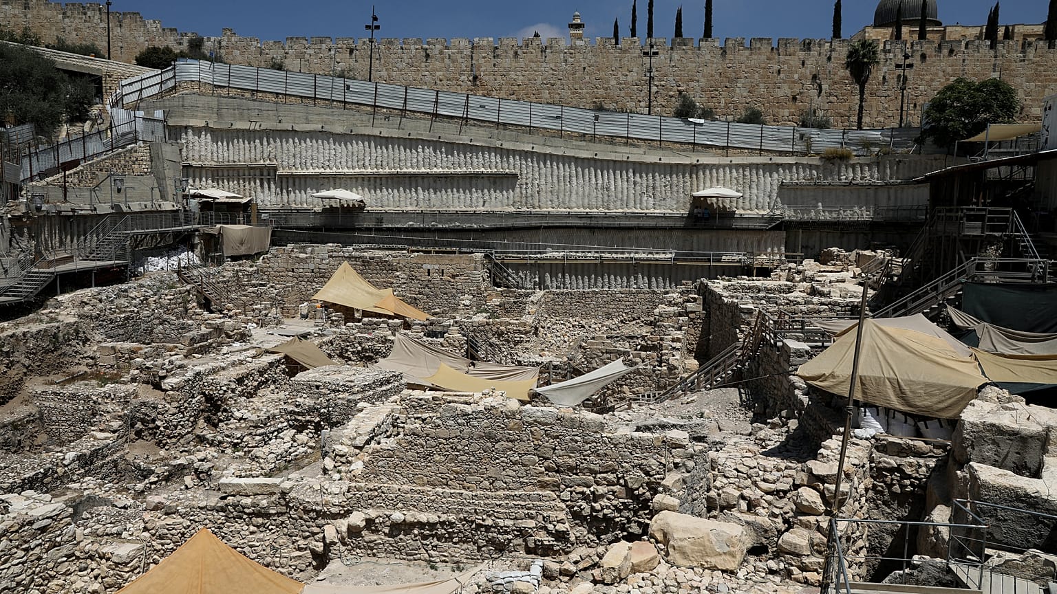 Mısır'da cilalı taş devrine ait bir kent bulundu