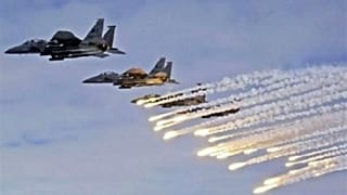 مقتل 8 مسلحين موالين للنظام السوري في غارة جوية