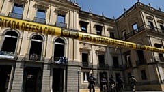Tristeza e indignação depois de incêndio que destruiu Museu Nacional