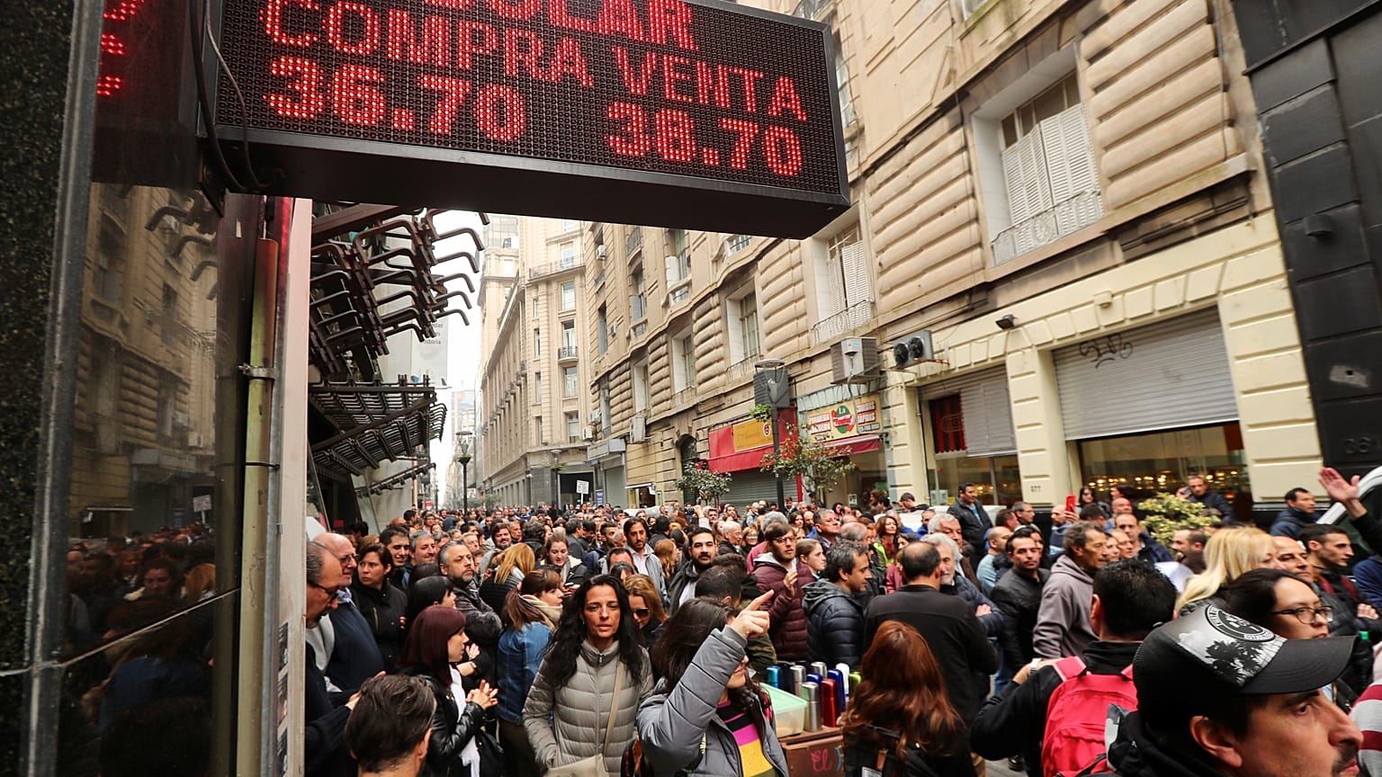 Proteste gegen Sparkurs in Argentinien: "Eine große Demütigung" 