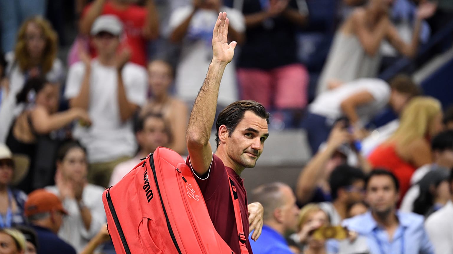 Federer és Sarapova kiesett, Djoković továbbjutott