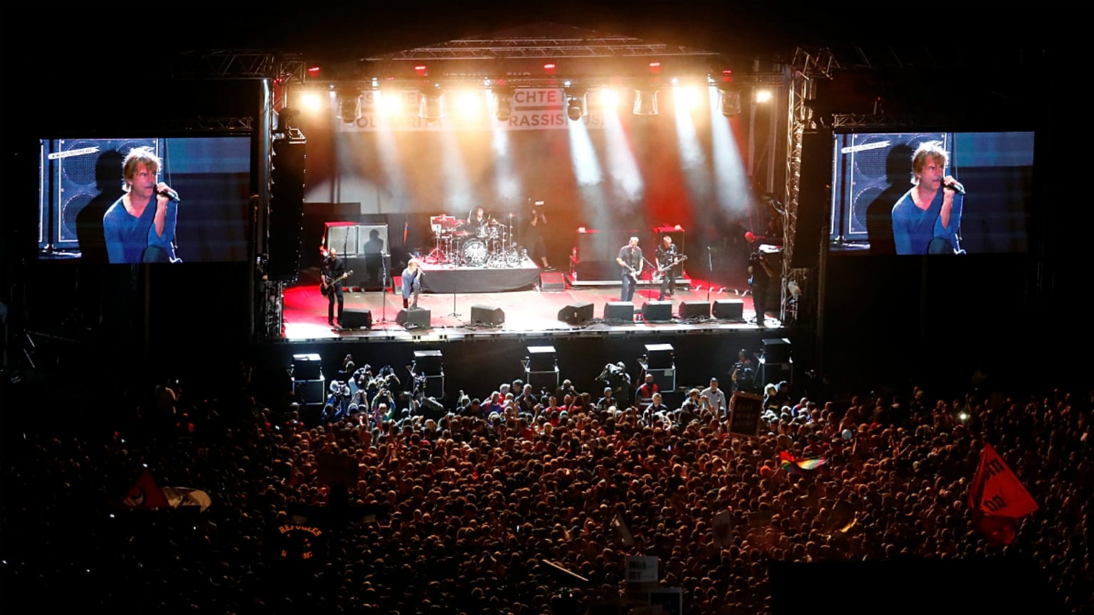 Die Toten Hosen ao vivo em Chemnitz num concerto antiviolência
