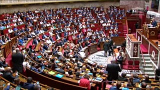 تعديل حكومي في فرنسا يطال وزارتي البيئة والرياضة